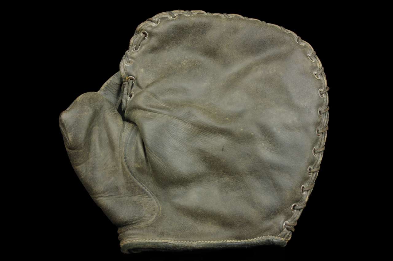 Honus Wagner Sporting Goods Fielders Mitt Front Fielders Mitts